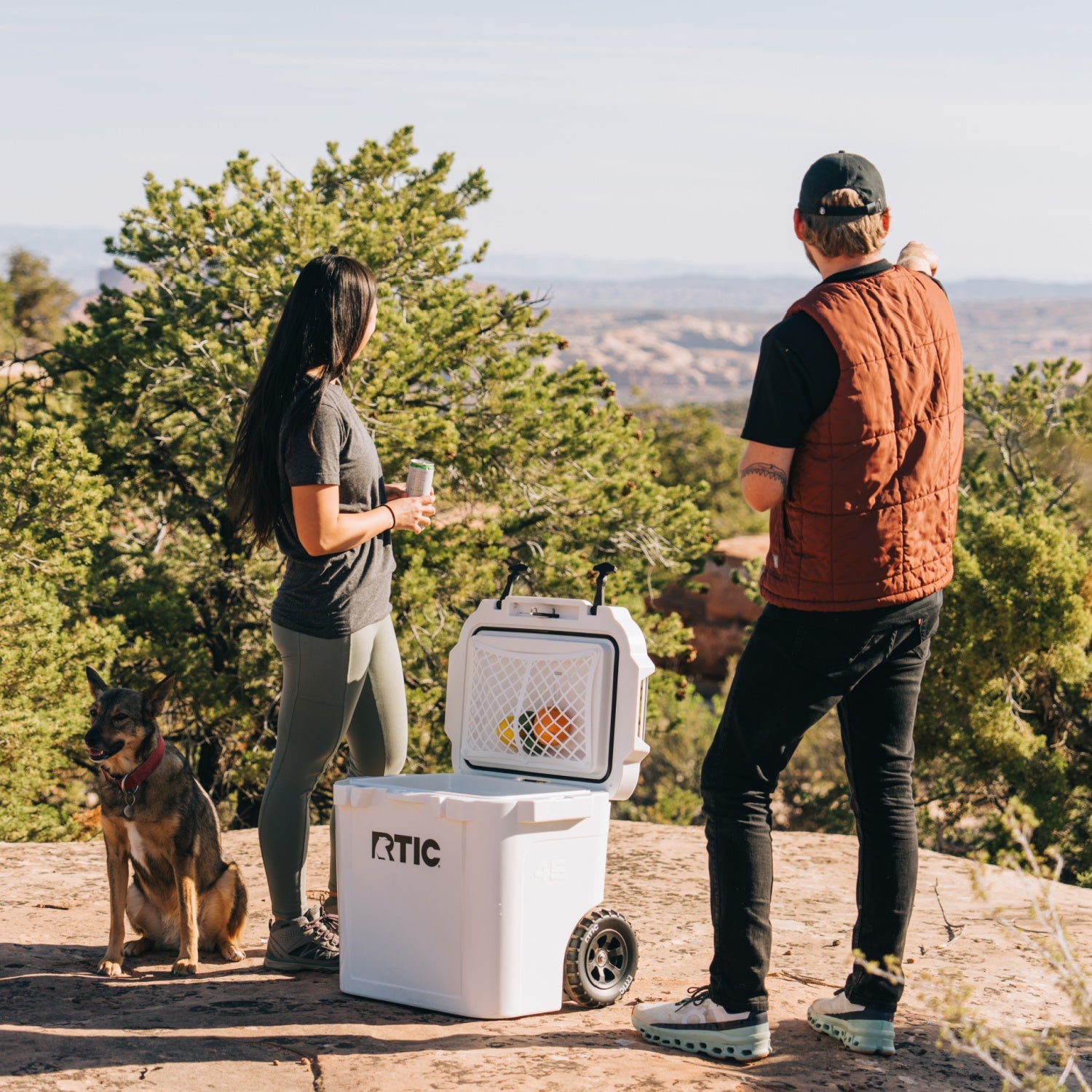 45 QT Ultra-Tough Wheeled Cooler (REBH)