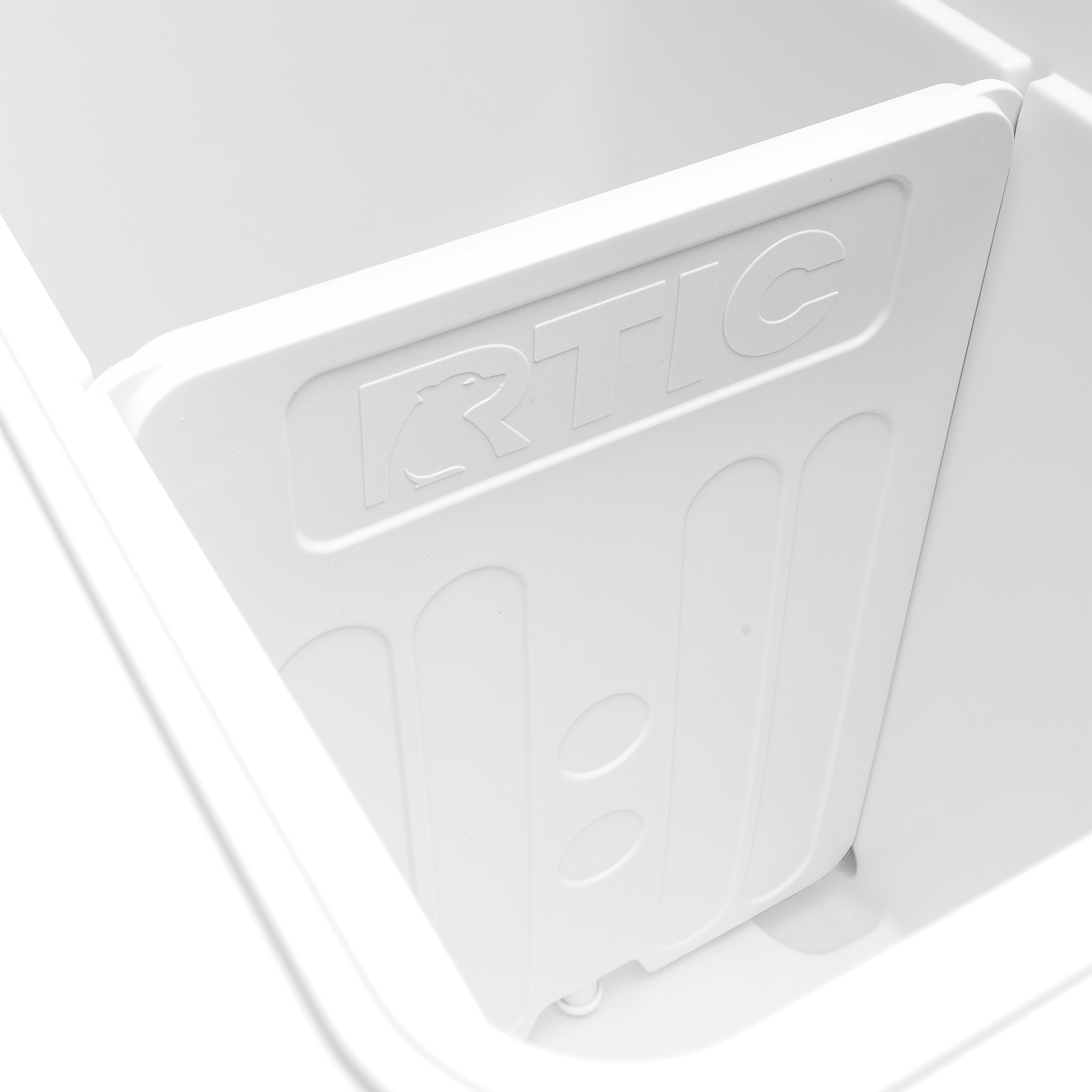 45 QT Ultra-Tough Wheeled Cooler (GW95)