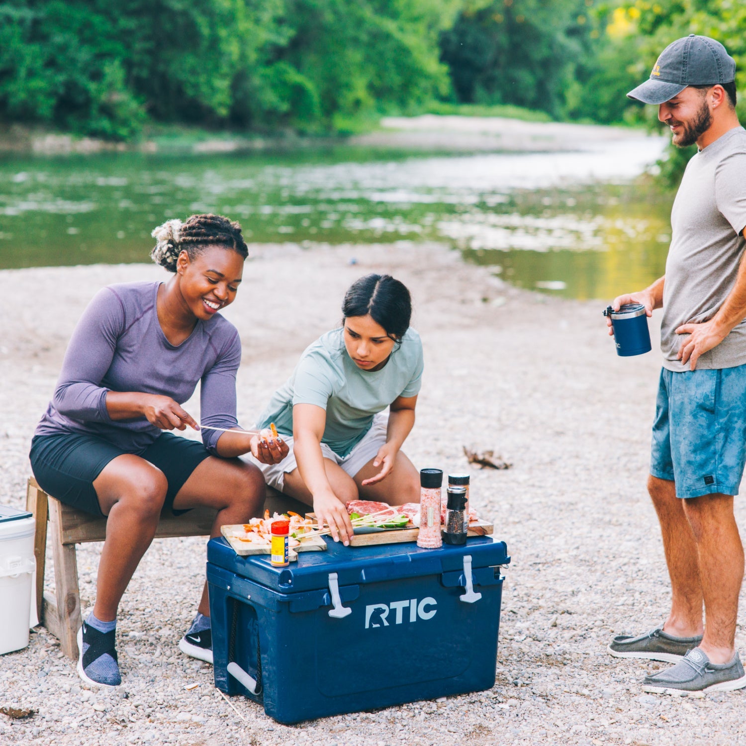 45 QT Ultra-Tough Cooler (D1O2)