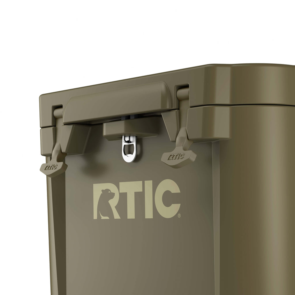 45 QT Ultra-Tough Wheeled Cooler (GW95)