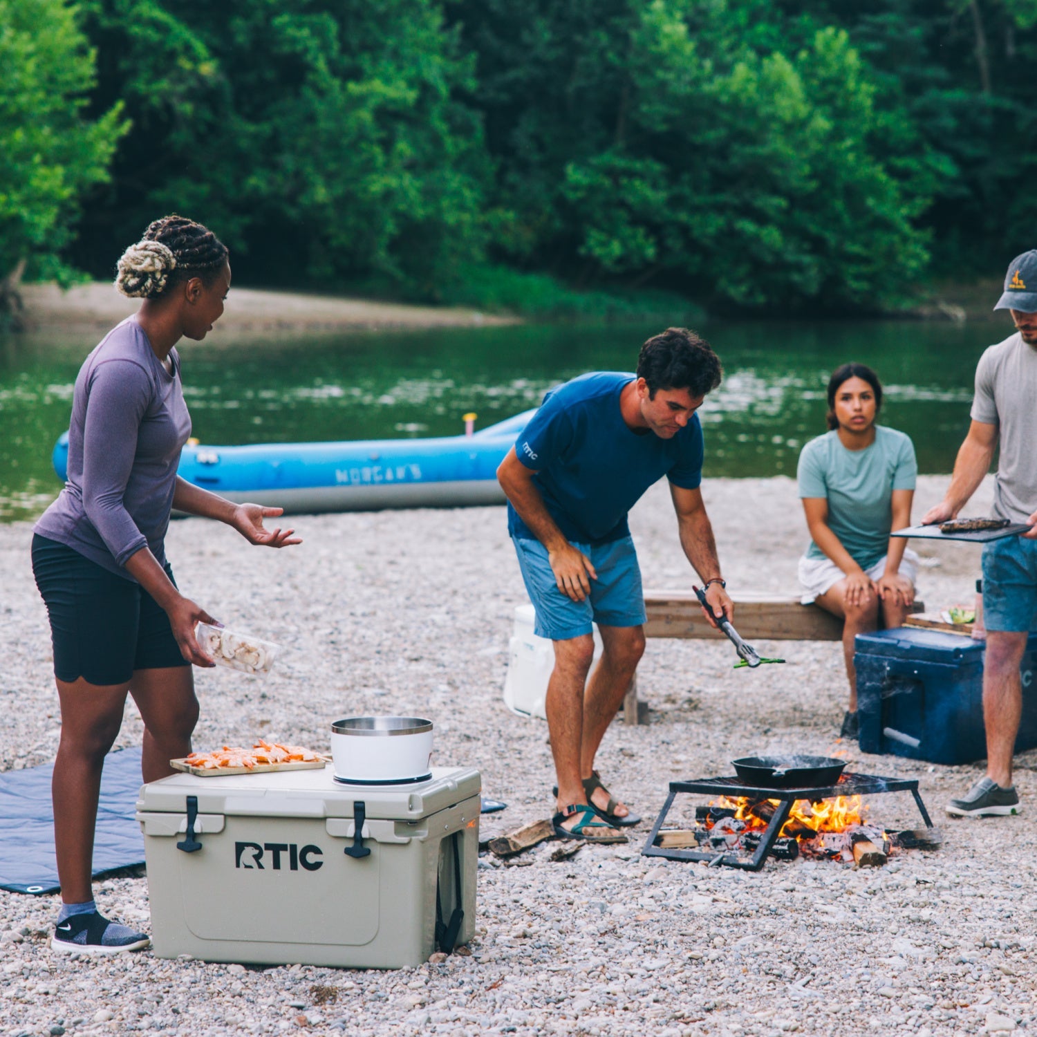 45 QT Ultra-Tough Cooler (D1O2)